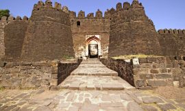 Daulatabad Fort History, Images, Timings, Entry Fee Information, Devgiri Killa Aurangabad Distance, Delhi